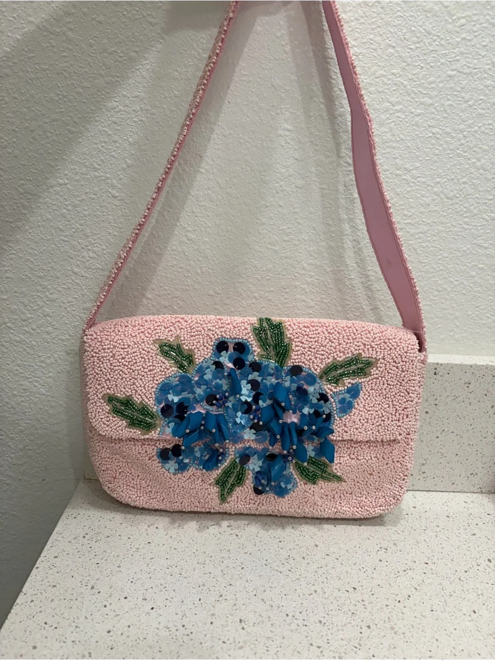 Handcrafted In India Beaded Shoulder Bag Pink W/Blue Hydrangea Floral VIRAL NEW